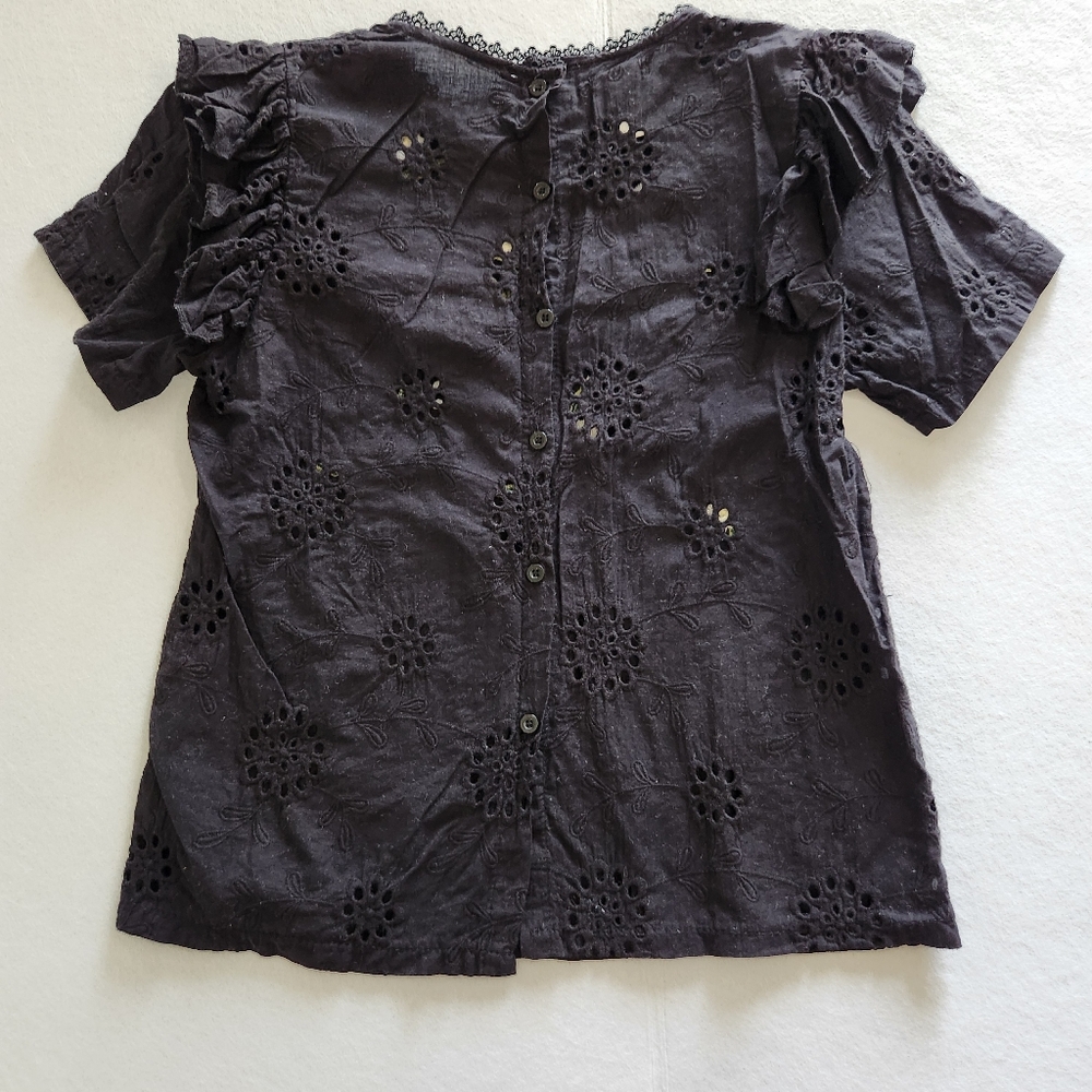 Main Strip Black Eyelet Floral Embroidered Short Sleeve Top Size Small - Picture 4 of 9